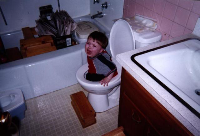 http://buffetoblog.files.wordpress.com/2011/07/boy-stuck-in-toilet.jpg